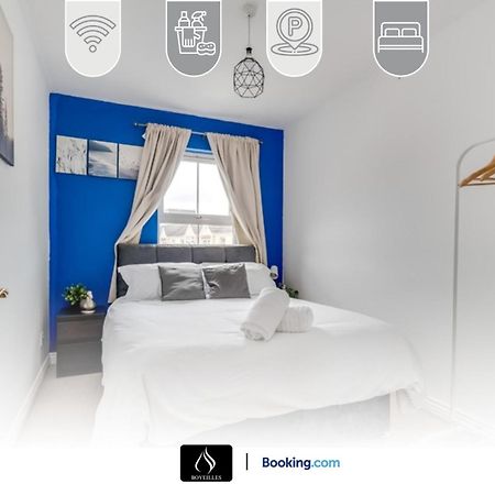 2 Bed House By Boyeilles Apartments Short Lets & Serviced Accommodation Belfast With Balcony & Free Parking ภายนอก รูปภาพ